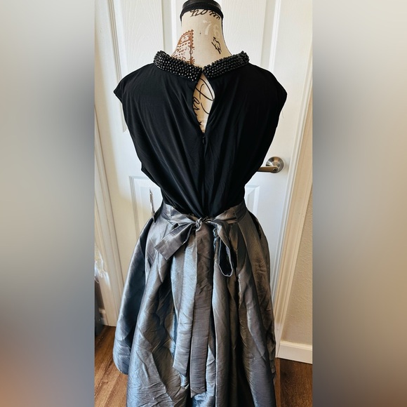 SLNY Black and Silver A-Line Cocktail Dress - Picture 4 of 15